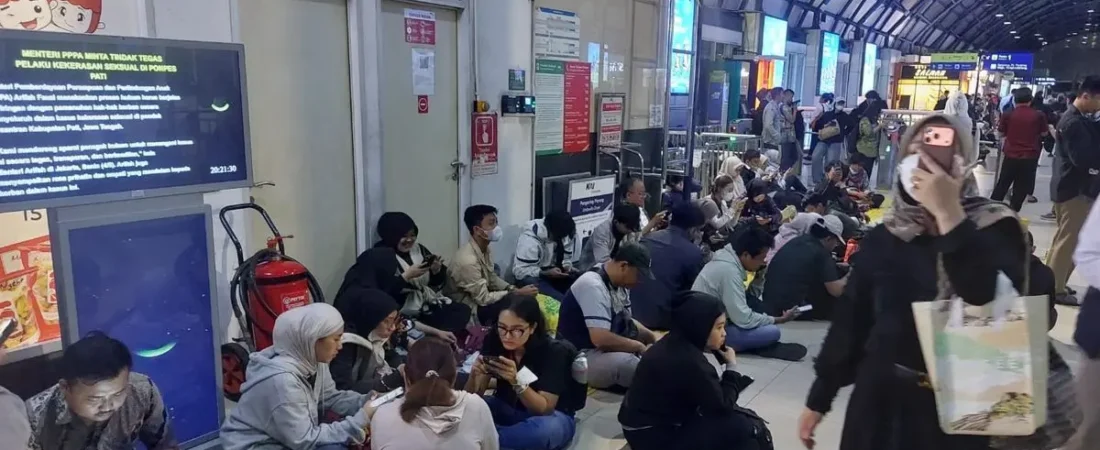 Gangguan KRL Green Line Picu Kepadatan di Jam Pulang Kerja